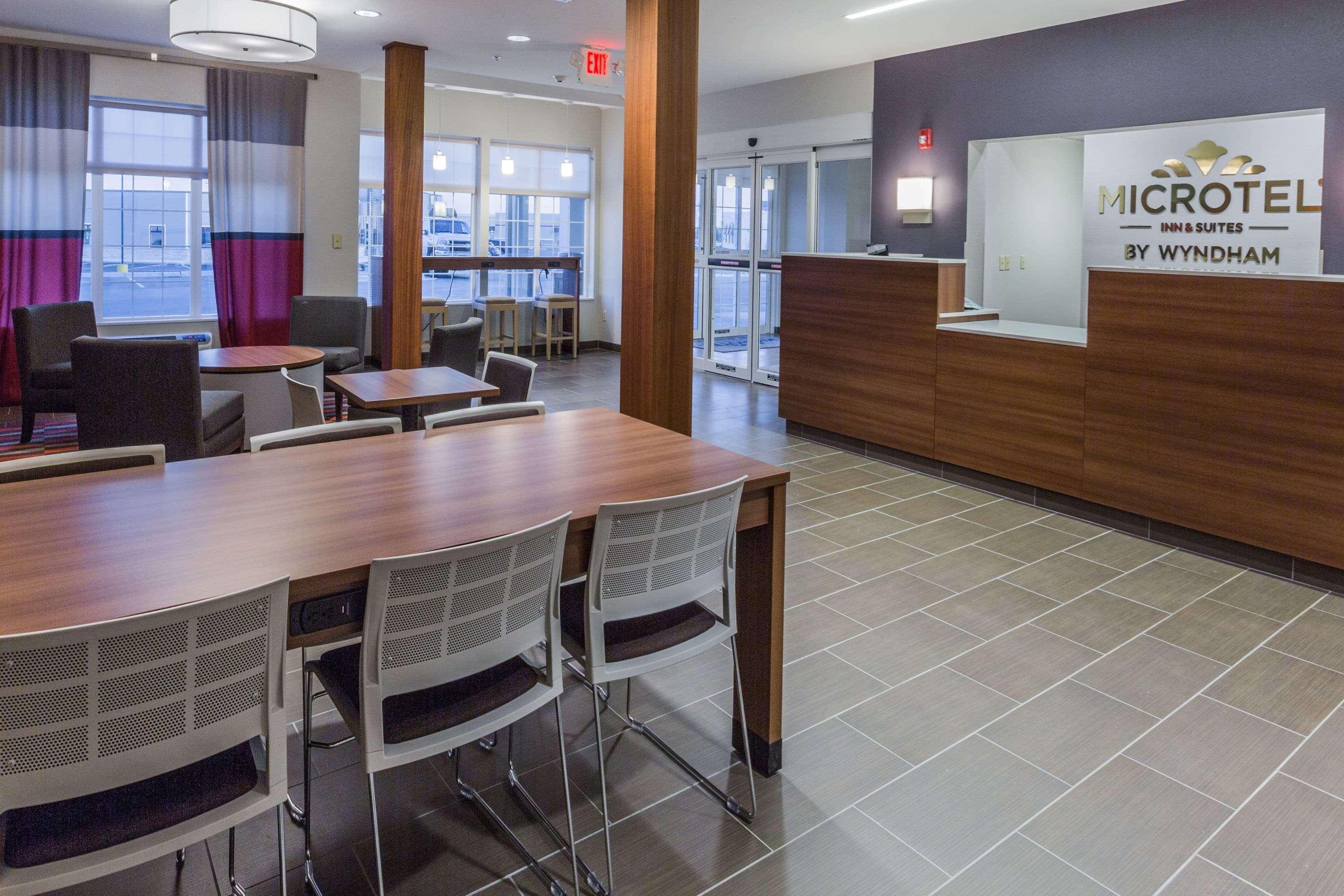 Microtel Inn & Suites By Wyndham Tioga Esterno foto